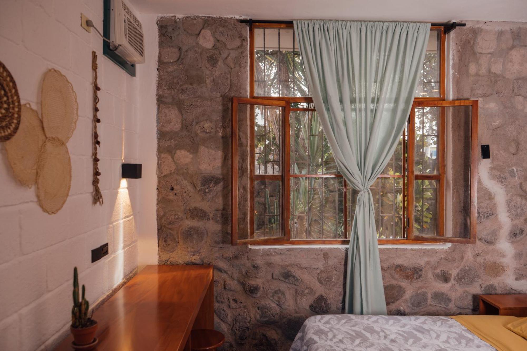 Hostal Pimampiro 푸에르토 바케리조 모레노 외부 사진